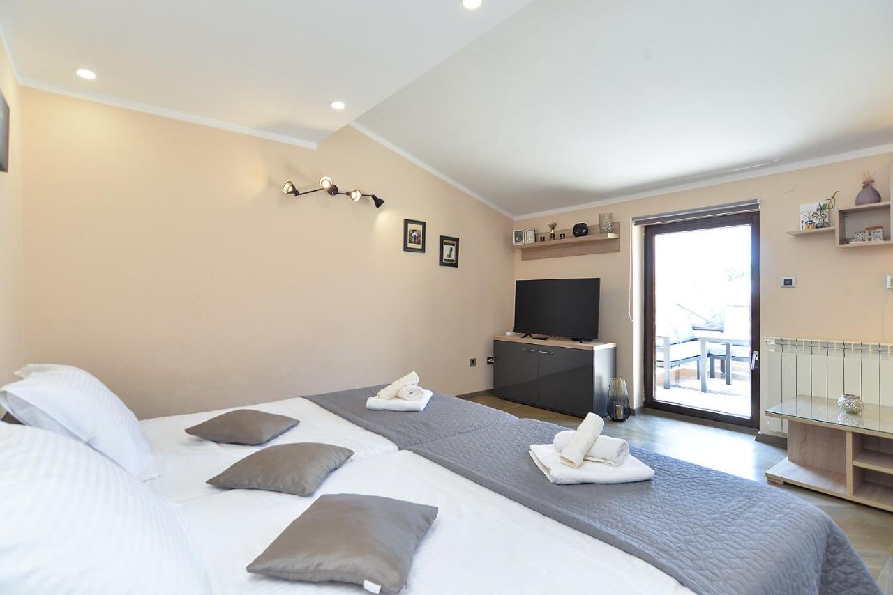 Apartment Mirela 2145 Fazana Luaran gambar